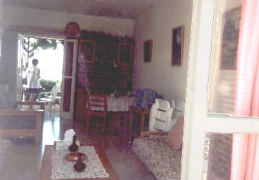 beach house in kiti cyprus living.jpg (17130 bytes)