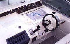 Sea ray 300 sundancer controlls  powerboat for sale.JPG (19514 bytes)
